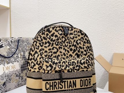 Dior Book Tote backpack size: 33*40*12cm