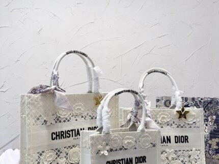 Dior 3D follower Embossed original cloth book tote bag white size: 42cm /36cm /26cm